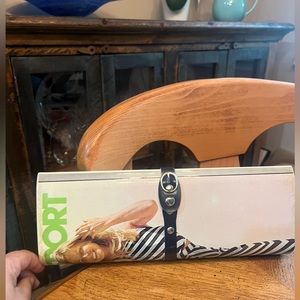 Magazine clutch purse